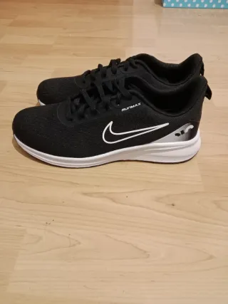 Zapatillas Nike Negras Talla 40 Sin Usar