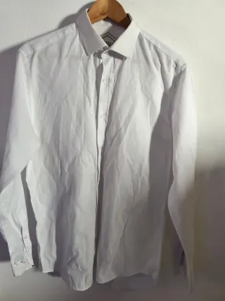 Camisa blanca de vestir para hombre