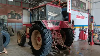 Tractor internacional 955-S