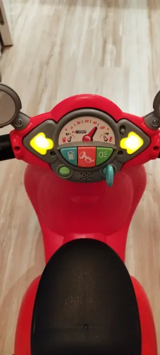 Correpasillos Vespa Primavera Chicco Rojo