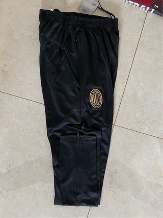 Tuta calcio Milan Puma uomo Nuova con etichetta