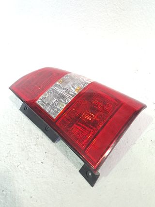 PILOTO TRASERO DERECHO KIA CARNIVAL