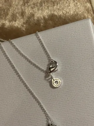 Collar Pandora Círculo con Logo