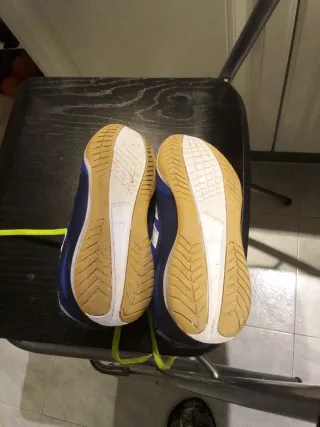 Scarpe da calcio a 5 Adidas per bambini, taglia 35