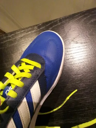 Scarpe da calcio a 5 Adidas per bambini, taglia 35
