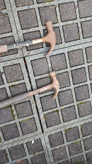 2 Martillos Antiguos