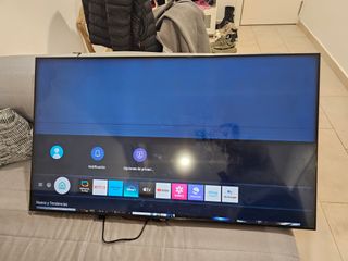 Samsung TV UE50TU8005K con rayas