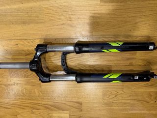 Horquilla Suntour 27.5 Disco 100mm recorrido QR.