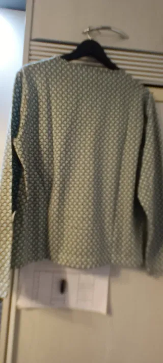 3 Camisetas Invierno Beige y Marrón