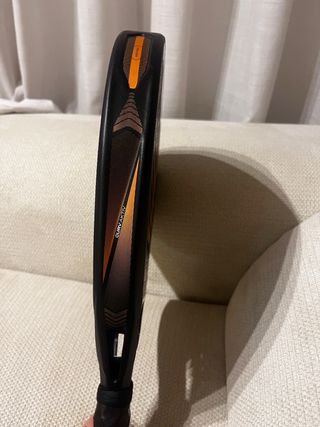 Pala Bullpadel Vertex 04 Hybrid 2025