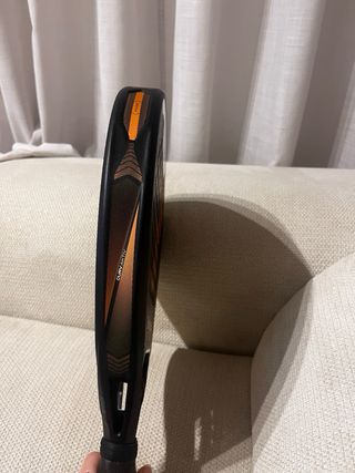 Pala Bullpadel Vertex 04 Hybrid 2025