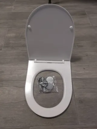 Tapa de inodoro blanca