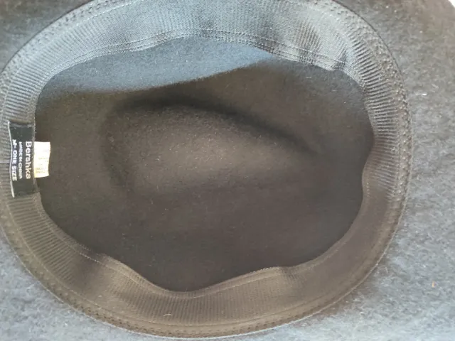 Sombrero de lana. Bershka nuevo