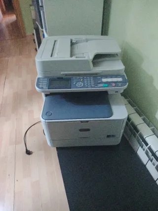 Impresora Láser Color Multifunción