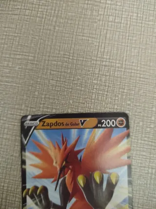 Cartas Pokémon Articuno V y Zapdos V Galar