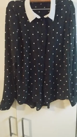 Camisa Bershka lunares manga larga