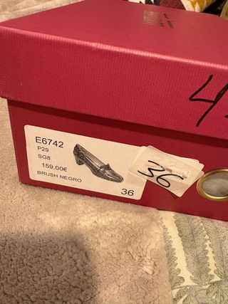 Zapatos Lottusse estilo Mocasín. Talla 36. Negros