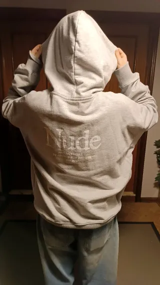 Sudadera Nude Proyect como nueva