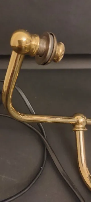 Pie de lámpara dorado metal