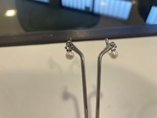 Pendientes Oro Blanco 18K Perla y Diamante
