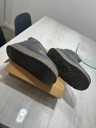 Botas grises de ante con forro interior