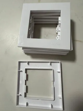 Marcos para enchufes Schneider (Pack)