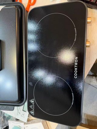 Cocina de inducción portátil COOKTRON de 2 quemado