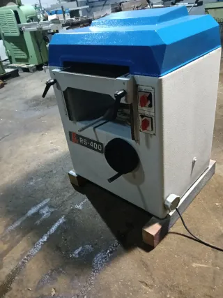 Máquina de carpinteria. Regrueso.