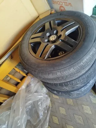 Llantas 15 aluminio negras par golf 4