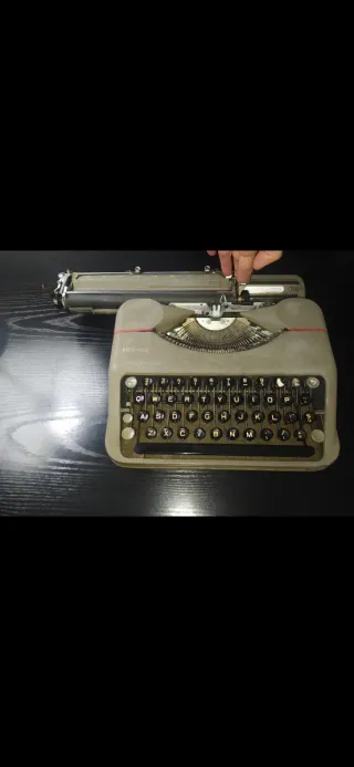 Máquina de Escribir Antigua