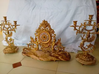 Reloj y 2 Candelabros Antiguos Bronce