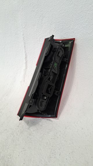 PILOTO TRASERO IZQUIERDO DACIA DOKKER (2)
