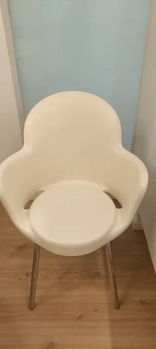 Mesa redonda y 4 sillas comedor