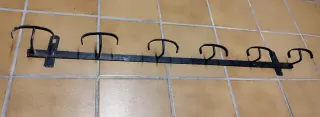 Colgador antiguo de hierro