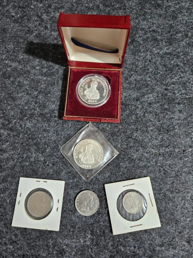 Lote 3 monedas 1937 Euskadi y Catedral Santiago