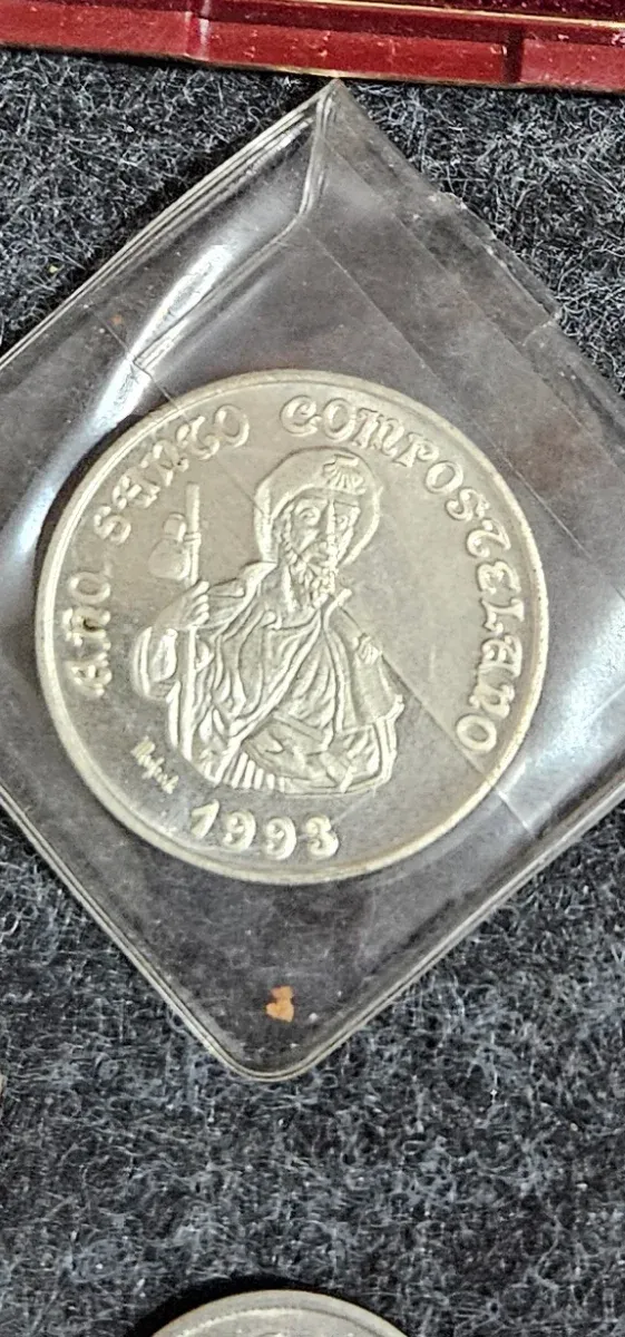 Lote 3 monedas 1937 Euskadi y Catedral Santiago