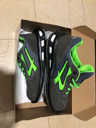 Zapato de seguridad U-Power gris y verde