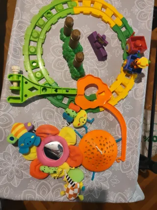 Lote juguetes Bebé: Volante,teléfono,Libro Piano