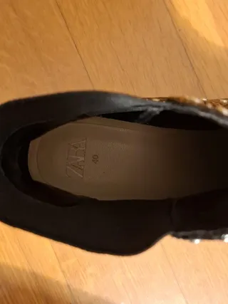 Botines negros con tachuelas