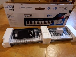 Teclado Musical OQAN 61 Teclas + Controlador MIDI
