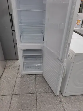 ♤Nevera marca ok estrecha con garantía♤