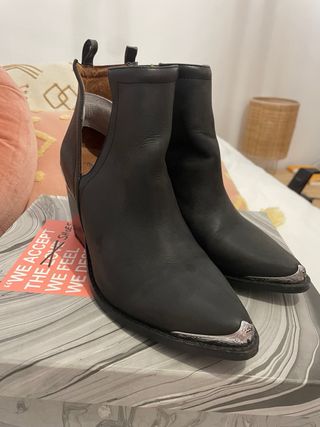 Botines Jeffrey Campbell Negro y plata