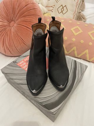 Botines Jeffrey Campbell Negro y plata