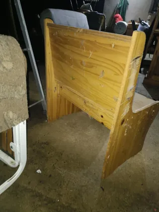 Banco de madera con baúl