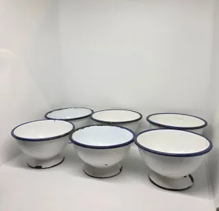 Cuencos vintage metal blanco y azul