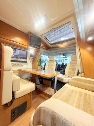 Autocaravana garaje XXL/exclusiva/50000km/2012