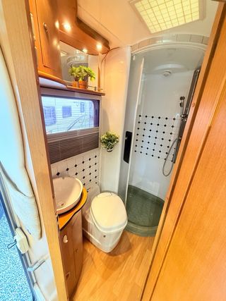 Autocaravana garaje XXL/exclusiva/50000km/2012