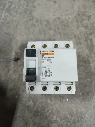 Merlin Gerin multi9 ID Interruptor Diferencial