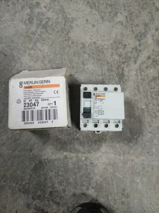 Merlin Gerin multi9 ID Interruptor Diferencial
