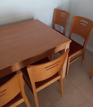 Mesa comedor y 6 sillas madera